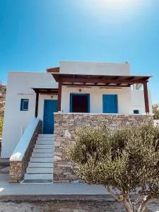 Iosub Houses & Studios - Cosy Seaside House in Koumbara - Tzamaria