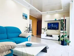 Apartments with a coffee machine in the city center, near a park and Zlata Plaza - 杜布诺