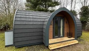 Peacock Nest glamping pod - Bredgar