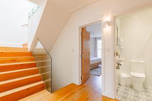 Contemporary Chic 3BD Home Near Little Venice