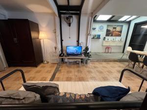 3 bedrooms 2 bathrooms