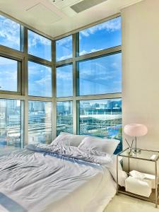 3 minutes from Myeongdong Subway Station, 3 minutes walk from Seoul Station, Creators House, Panoramic City View, Clean Accommodation