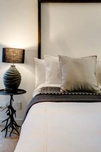 The Honeycomb a 3 Bed in De Waterkant with Hot tub