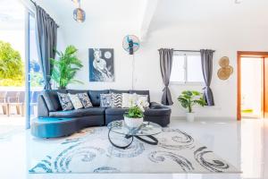 New Stylish 3BR Villa with Private Pool & Terrace