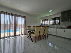 Villa Kovac - 5 Bedroom Private Villa with Pool