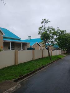 Palm Springs Holiday Beach Resort