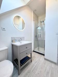 Maisons de vacances Maison de charme renovee- Jardin - 5min des plages : photos des chambres