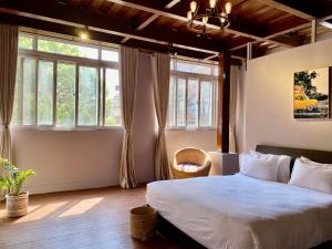 Charming Industrial studio apartment