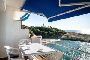 AT305 Vistas directas al mar, al lado de la cala Canyadell