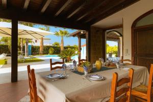 Villa Oxidiana with pool and garden