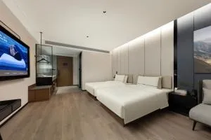 Atour Hotel Wuxi East Station South Square - Zhangjiagang