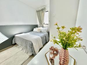 AP Completo 2 Quartos ao lado do Shopping RioMar PERTO DE TUDO COM PISCINA