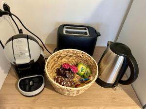 Appartements T2 Cosy proche centre-ville - Balcon - Parking : photos des chambres