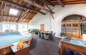 Amazing Home In Saint-Pé-De-Léren - Labatut