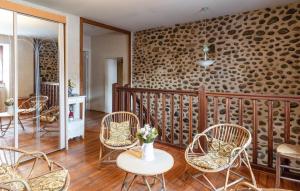Maisons de vacances Amazing Home In Saint-Pe-De-Leren : photos des chambres