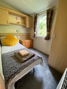 Beautiful Bright holiday let, 5 Miles from Dornie