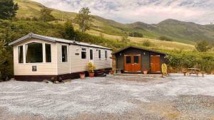 Beautiful Bright holiday let, 5 Miles from Dornie