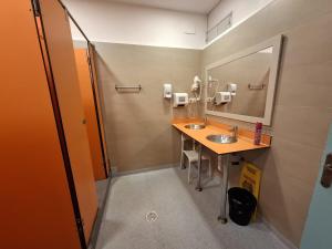 Bed in 6-Bed Female Dormitory Room room in Mediterranean Hostel Barcelona