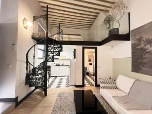 La Vida Malasana Central Apartment for 4 Guests