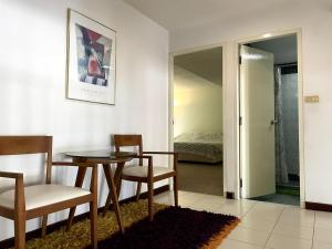 3-bed house with Private beach