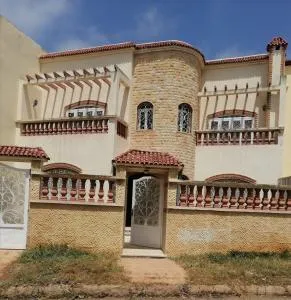 Beautiful villa Near the beach - Ben Yakhlef