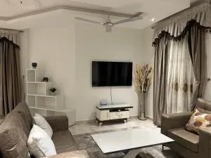 Escape to Luxury, HVillage - Nopendaw