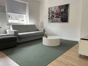 Wohnung mit Balkon am Rhein - Düsseldorf