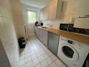 Wohnung mit Balkon am Rhein