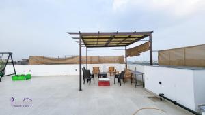 VacationBuddy Cats Den 3BHK Penthouse Vasant Kunj