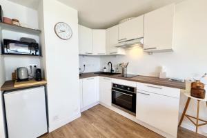 Appartements Lovely T2 - Terrasse & jardin - 50m des plages : photos des chambres