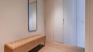 Modern 2BDR Apartment with Garage by LovelyStay