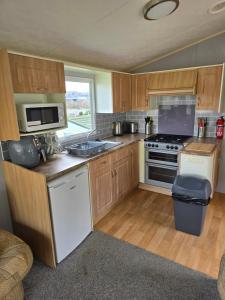 Light and Airy 2 Bedroom Mobile Home
