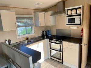 Summer Breeze-Hoburne Cotswolds