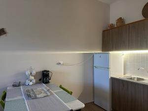 Genari Beach Apartments- Sea View Apartment
