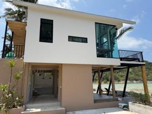 Honey moon Beach front in Chaloklum