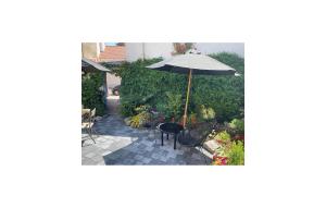 Maisons de vacances 2 Bedroom Cozy Home In Gravelines : photos des chambres