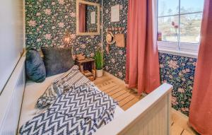 1 Bedroom Awesome Home In Klövedal