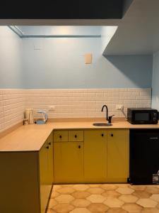 Near Egyptian museum downtown studio