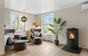 4 Bedroom Stunning Home In Væggerløse