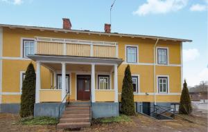 3 Bedroom Lovely Apartment In Åseda