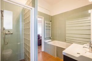 Two Couples Apartment