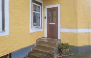 3 Bedroom Lovely Apartment In Åseda