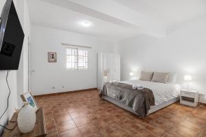 Sardina Beach Vista Retreat