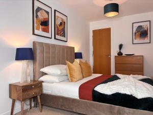 Deluxe Tower Bridge Apartment