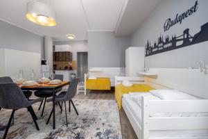 Downtown Apartment House Orange