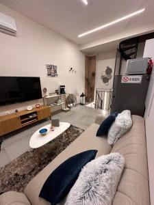 City Center Acropolis area Maisonette Modern House