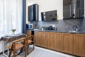 Little Joe Apartment