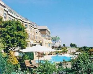 Carlton Club Apartments East Overcliff - West Parley