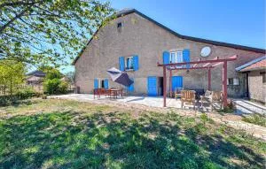 Beautiful Home In Pressigny With Wifi - 维勒居西安莱拉克