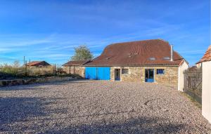 Beautiful Home In Pressigny With Wifi